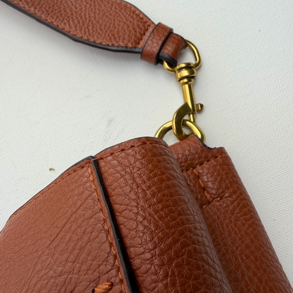 Tory Burch McGraw Bucket Bag - Picture 5 of 7